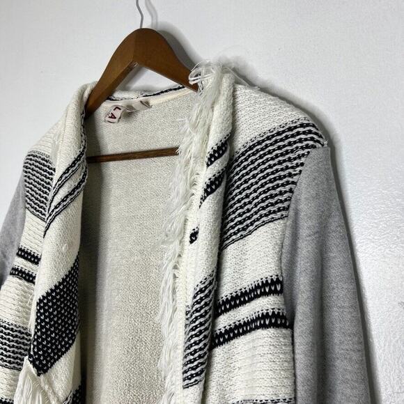 Dolan Anthropologie Gray Striped Open Front Fringe Sweater Size Small - Picture 2 of 9